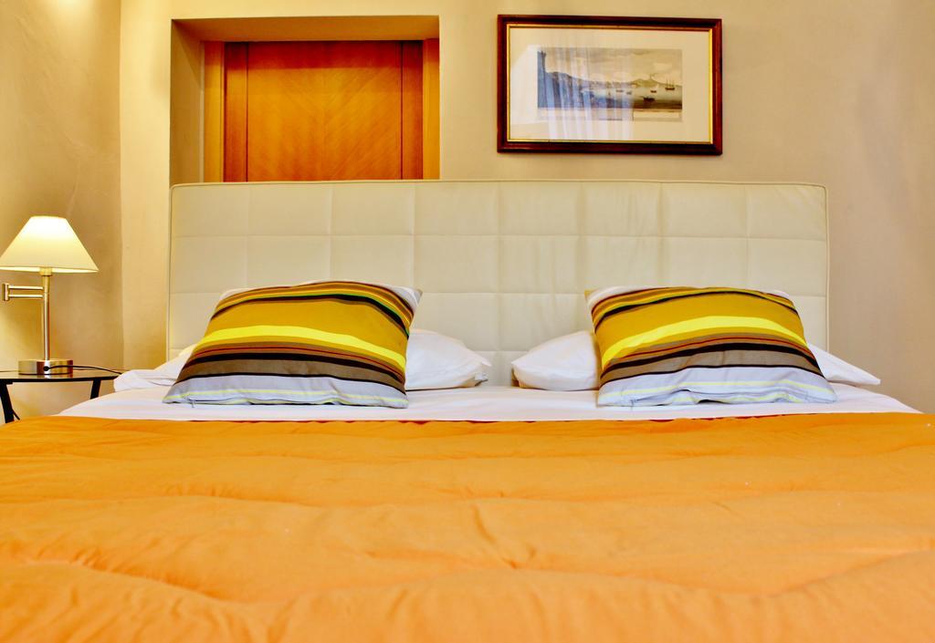 Talismano Luxury Rooms & Apartments Νάπολη Δωμάτιο φωτογραφία